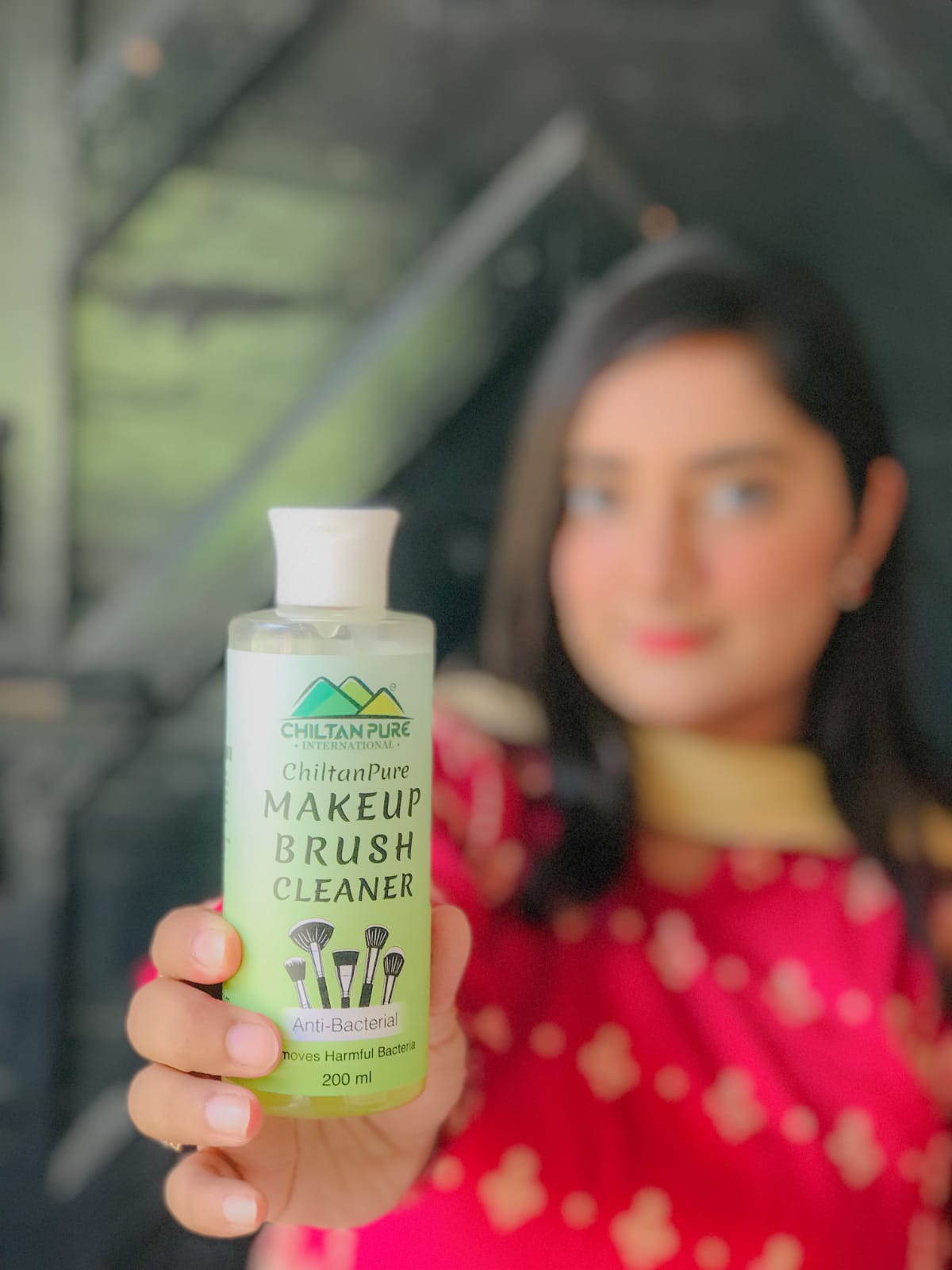 ChiltanPure Anti-Bacterial Makeup Brush & Puff Cleaner 200ml – Removes Bacteria, Washes Away Traces of Dirt, Makeup, Oil, & Debris from Makeup Brushes 200ml - ChiltanPure