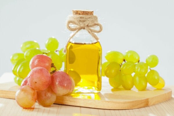 Benefits of Grapeseed Oil for Skin and Hair – Chiltan Pure Pakistan - ChiltanPure